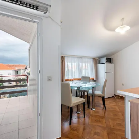 Renovated With Panoramic View Of The Old Town 1 Km From The Sea アパート *